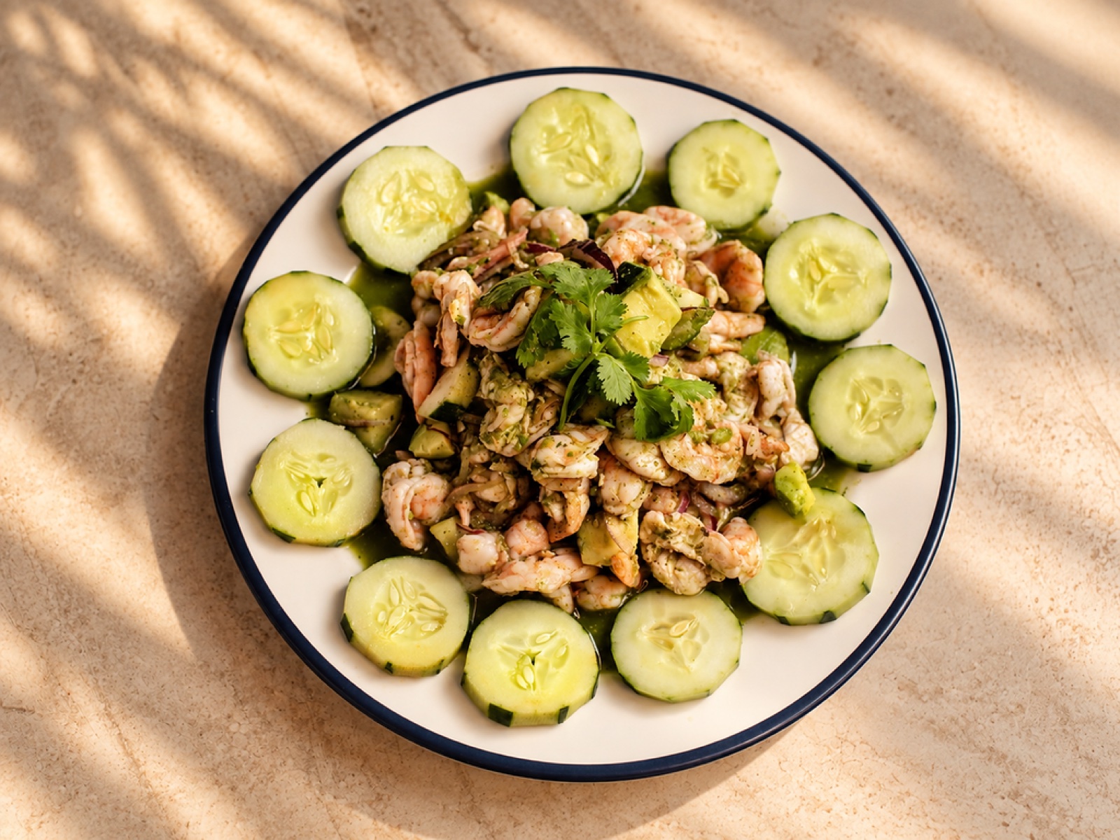 Aguachile verde con pepino y cilantro